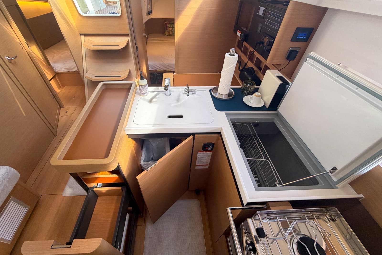 2024 Jeanneau Sun Odyssey 410 - Photo 13