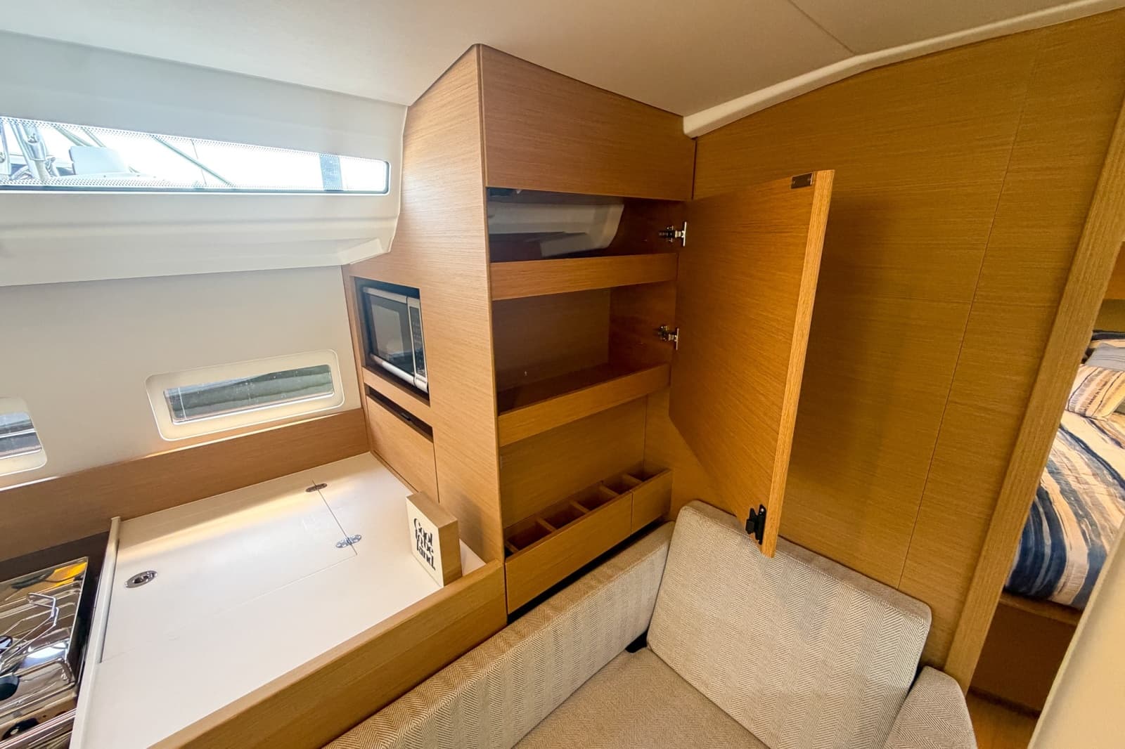 2024 Jeanneau Sun Odyssey 410 - Photo 18