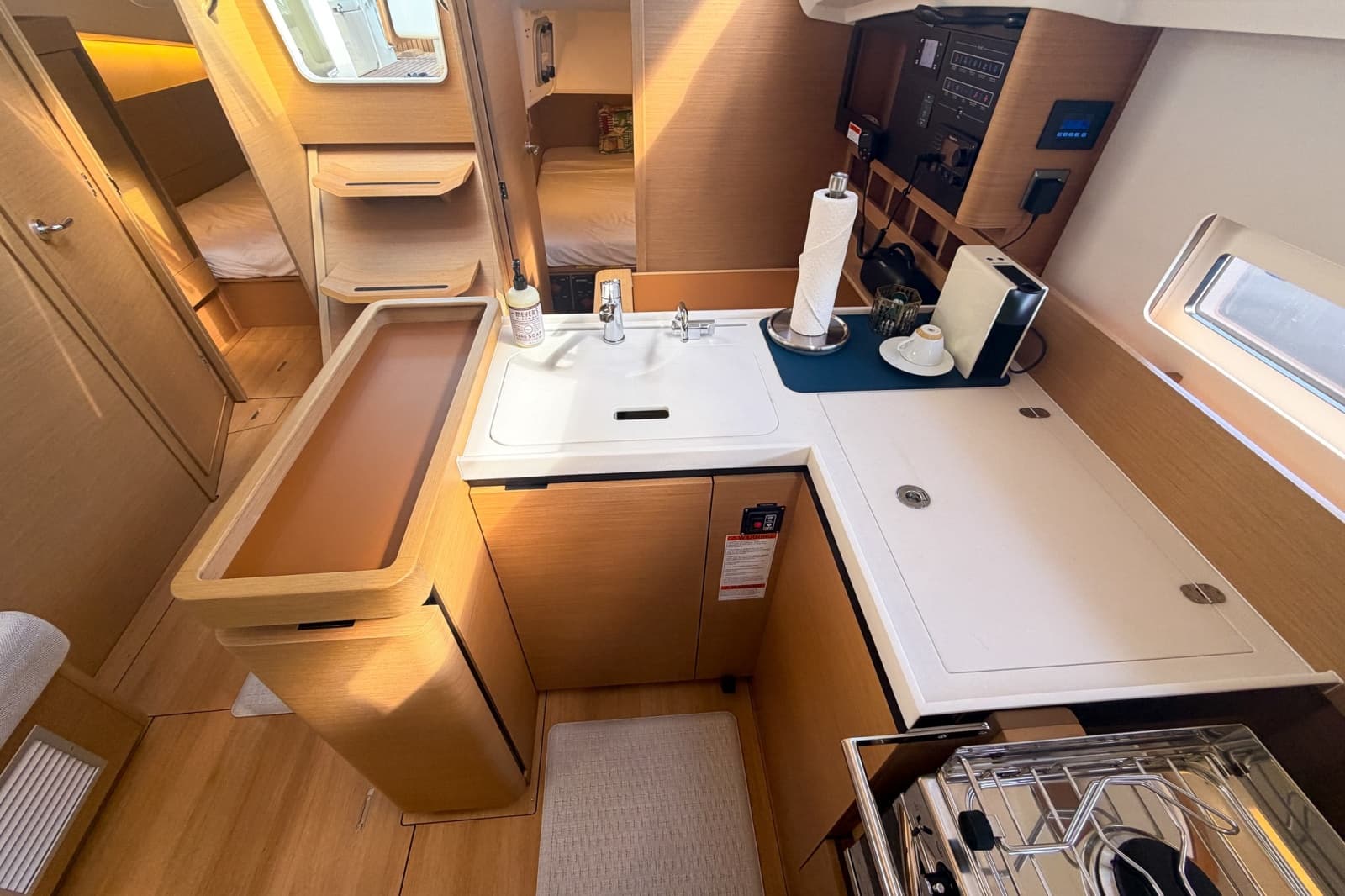 2024 Jeanneau Sun Odyssey 410 - Photo 12