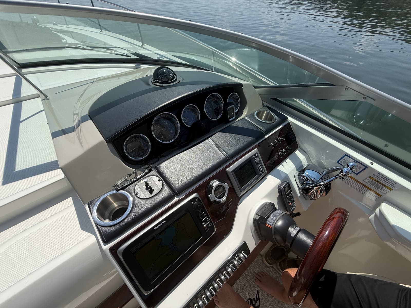 2013 Sea Ray Sundancer 350 - Photo 11