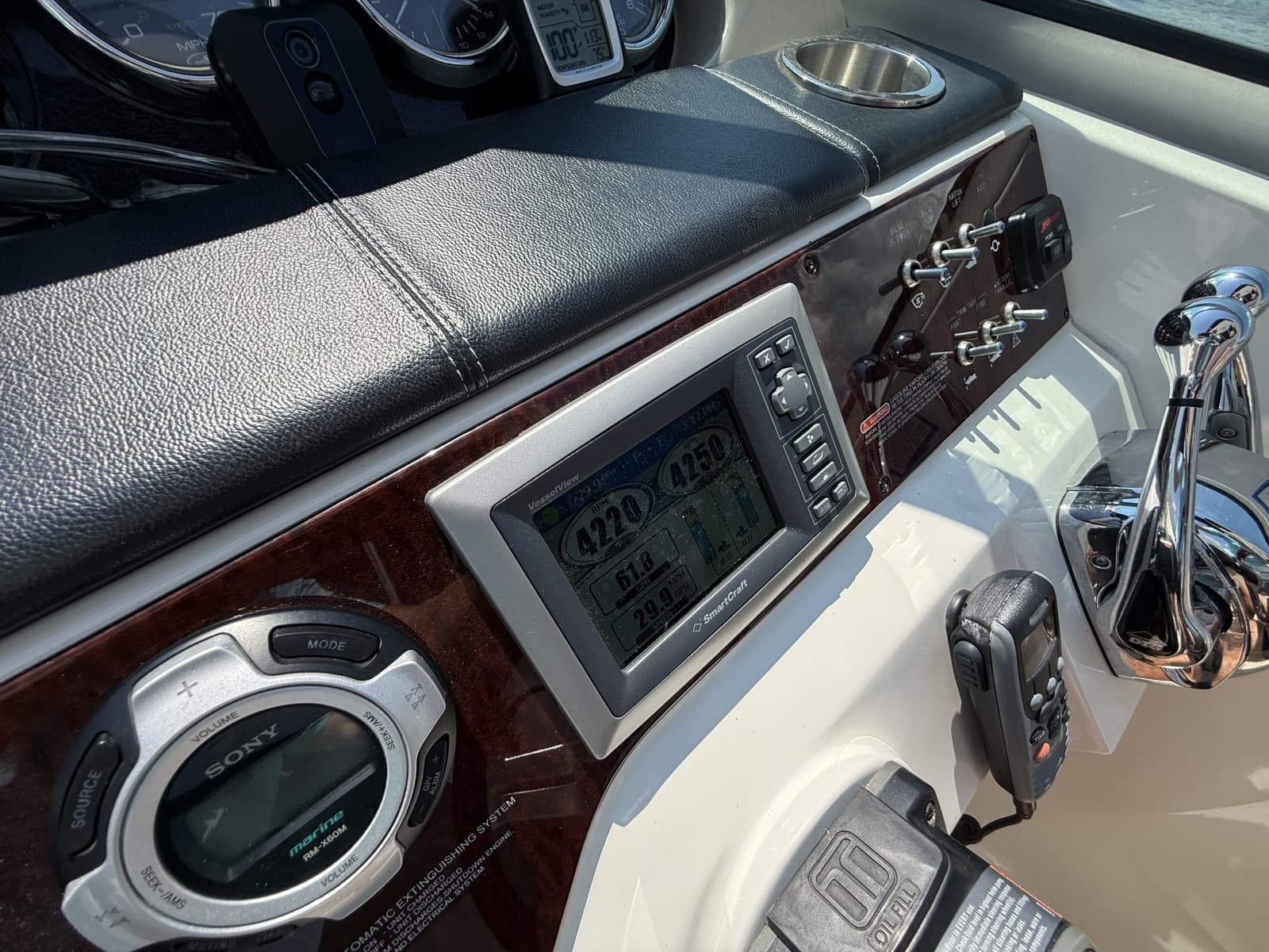 2013 Sea Ray Sundancer 350 - Photo 14