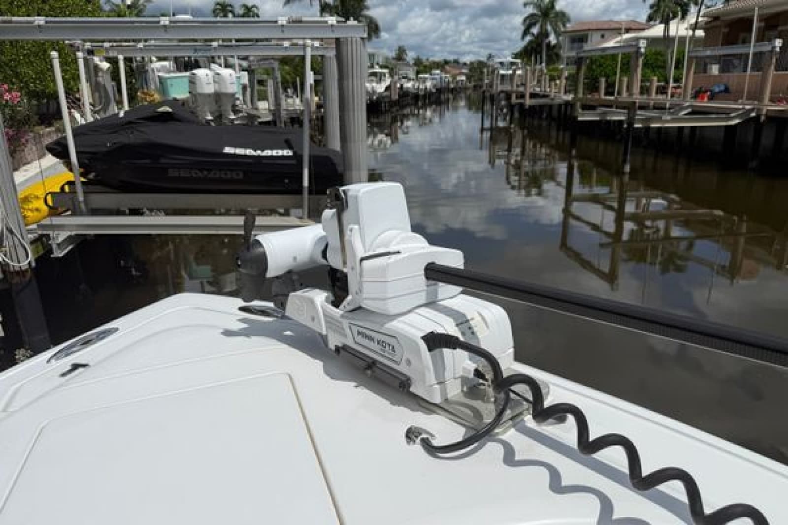 2014 Intrepid 327 - Photo 13