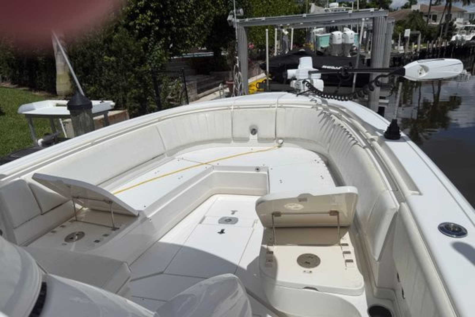 2014 Intrepid 327 - Photo 11