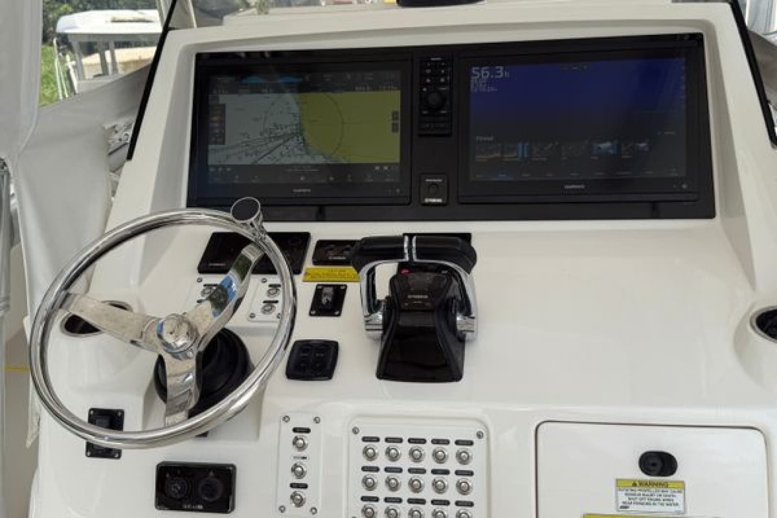 2014 Intrepid 327 - Photo 25