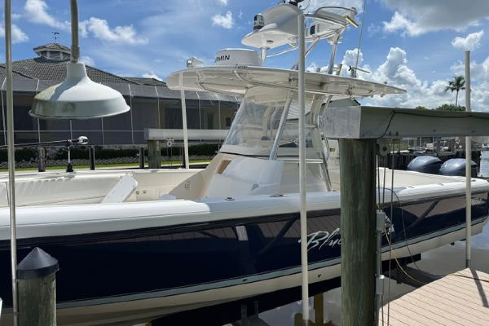2014 Intrepid 327 - Photo 7