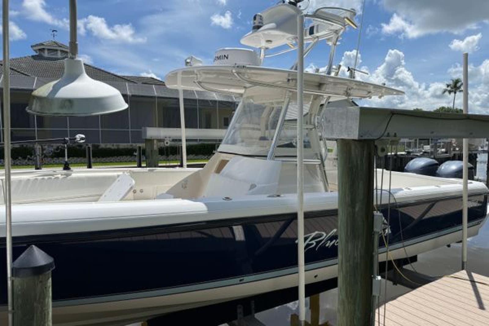 2014 Intrepid 327 - Photo 6