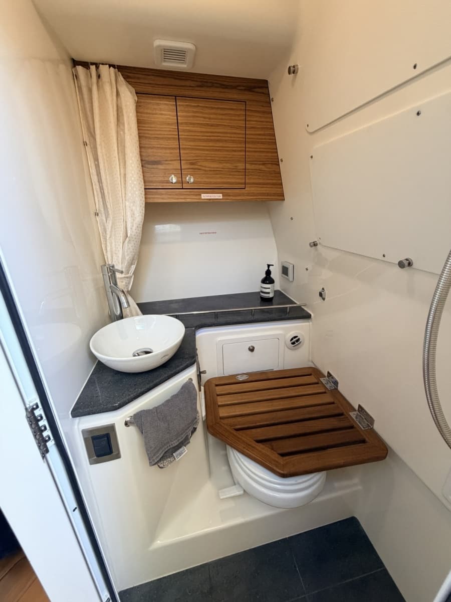 2020 Boston Whaler  - Photo 17