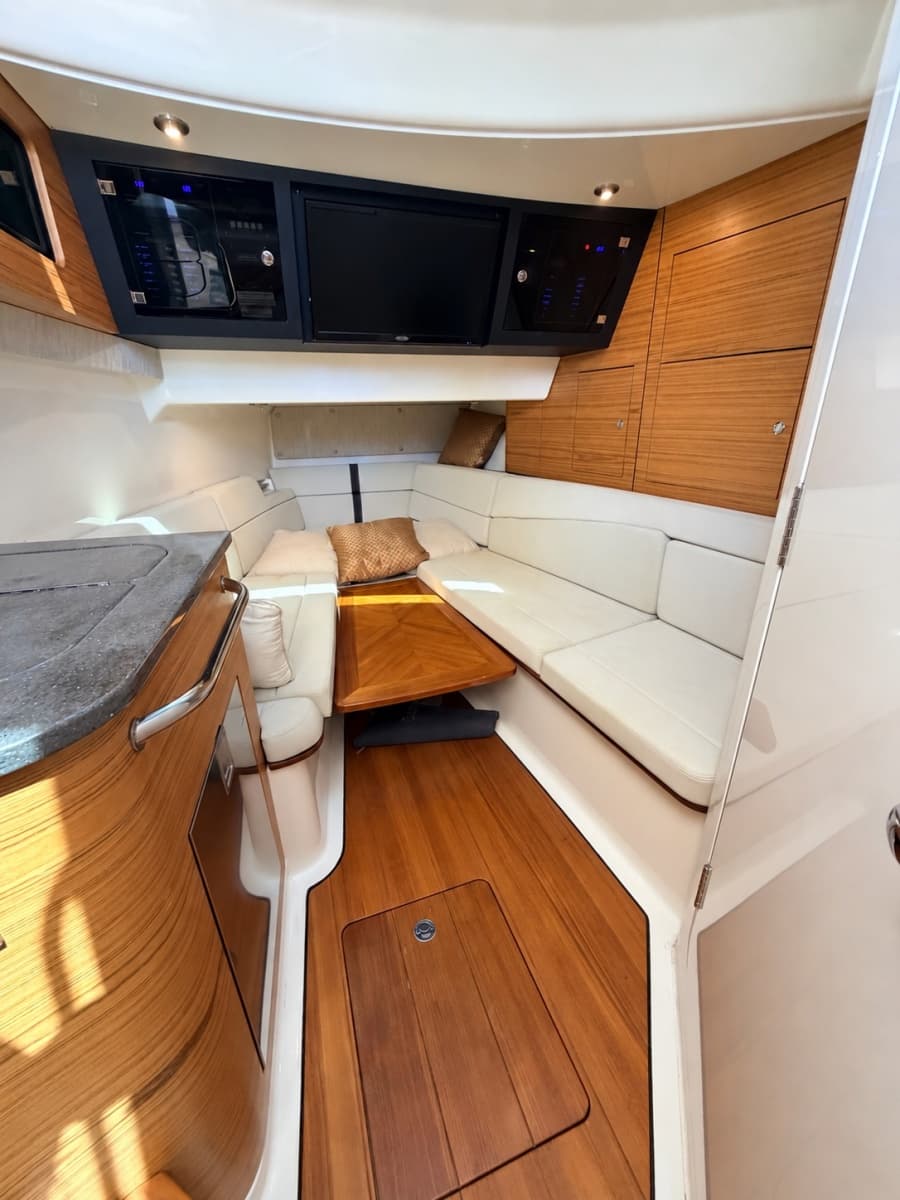 2020 Boston Whaler  - Photo 16