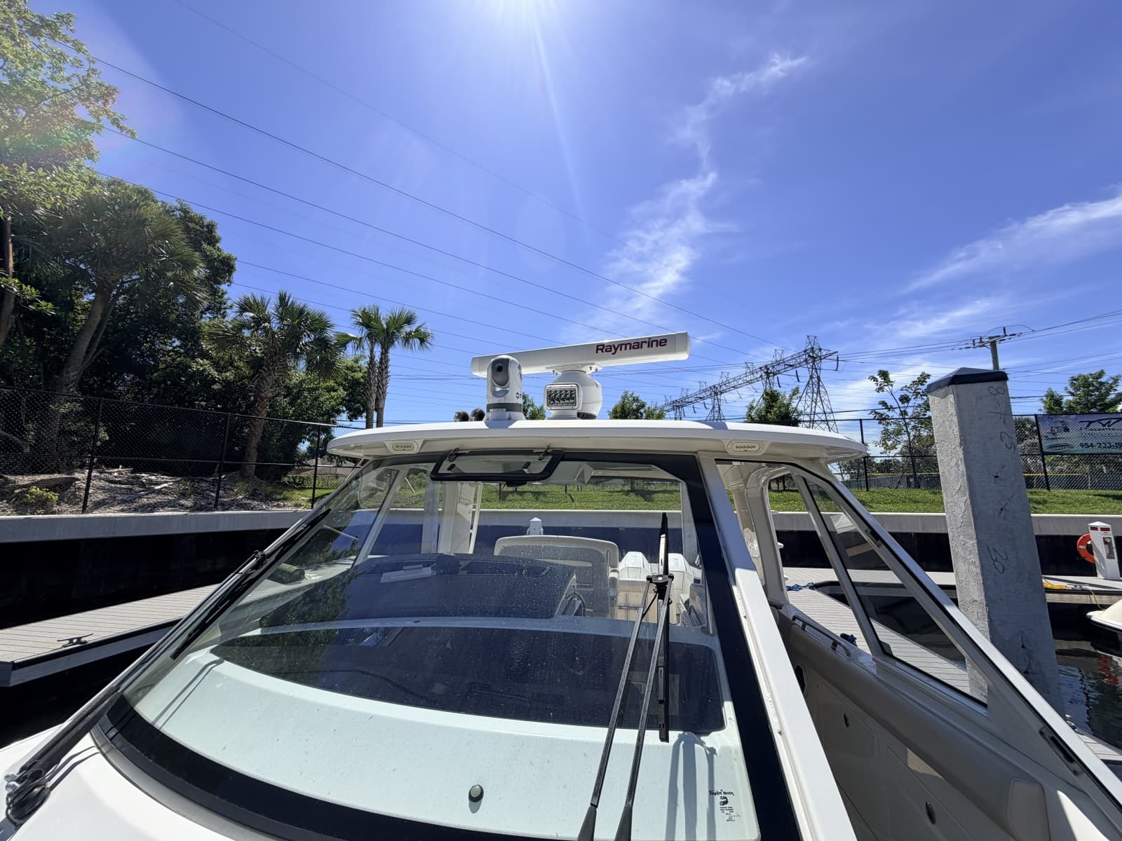 2020 Boston Whaler  - Photo 7