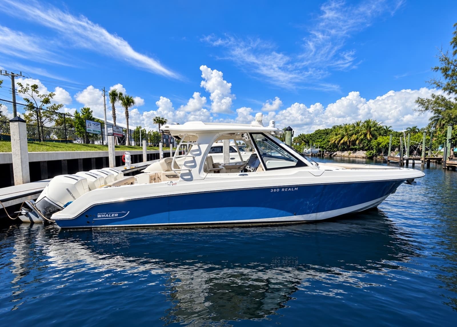 2020 Boston Whaler  - Photo 2