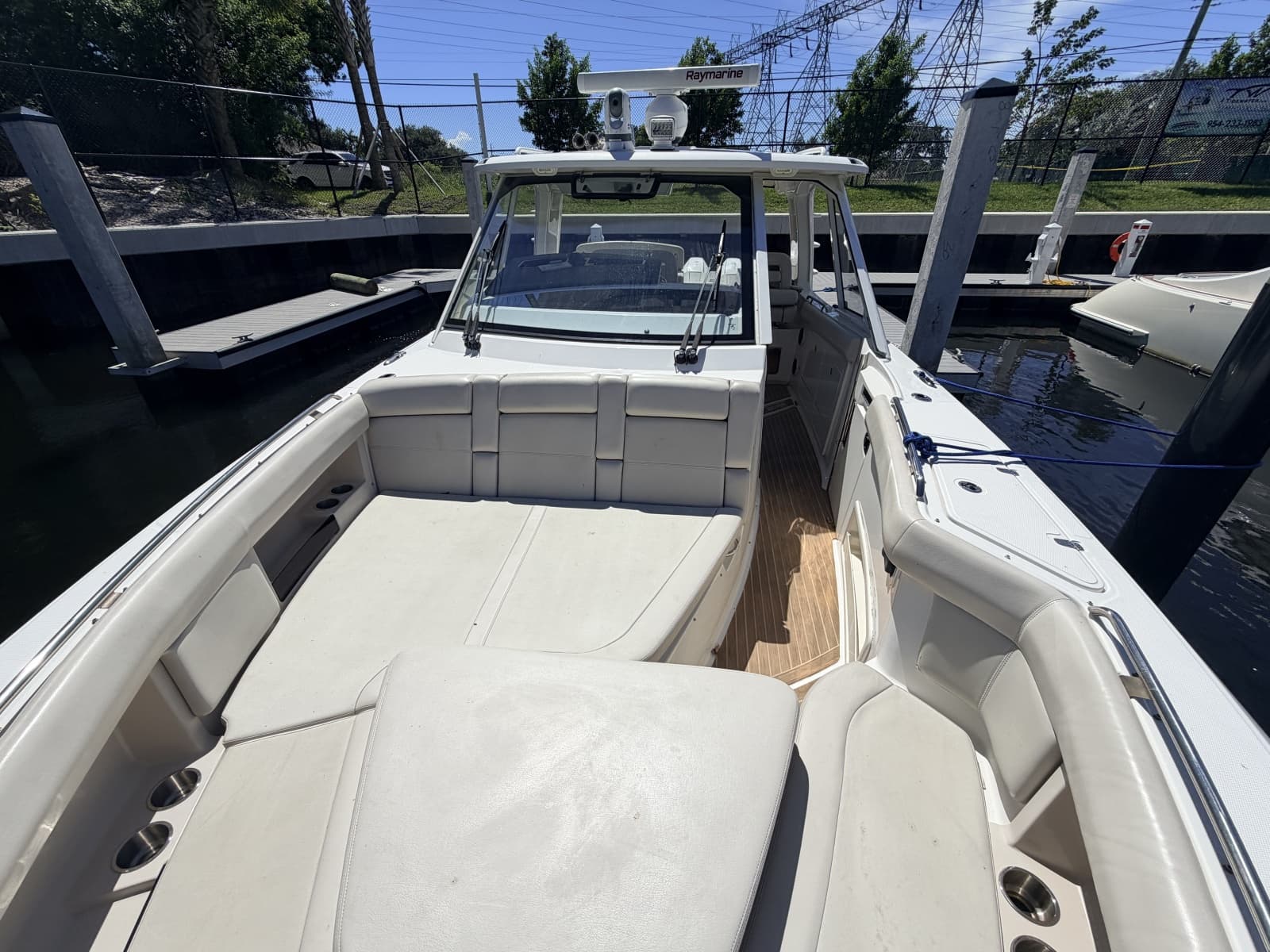 2020 Boston Whaler  - Photo 6