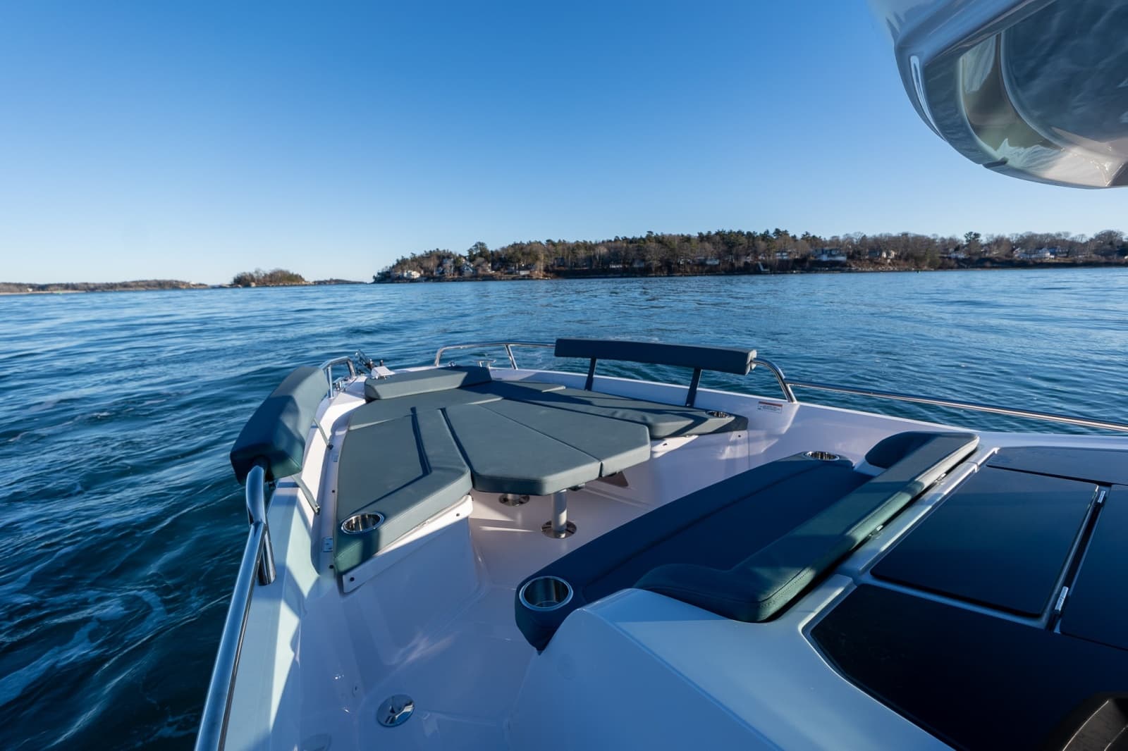 2026 Axopar Cross Cabin - Photo 12