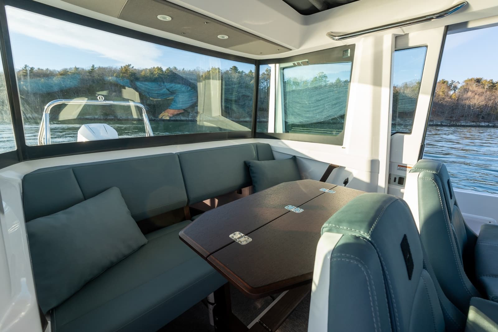 2026 Axopar Cross Cabin - Photo 30