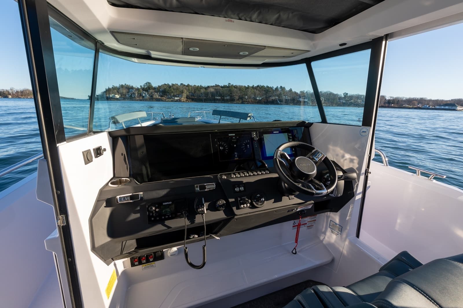 2026 Axopar Cross Cabin - Photo 15