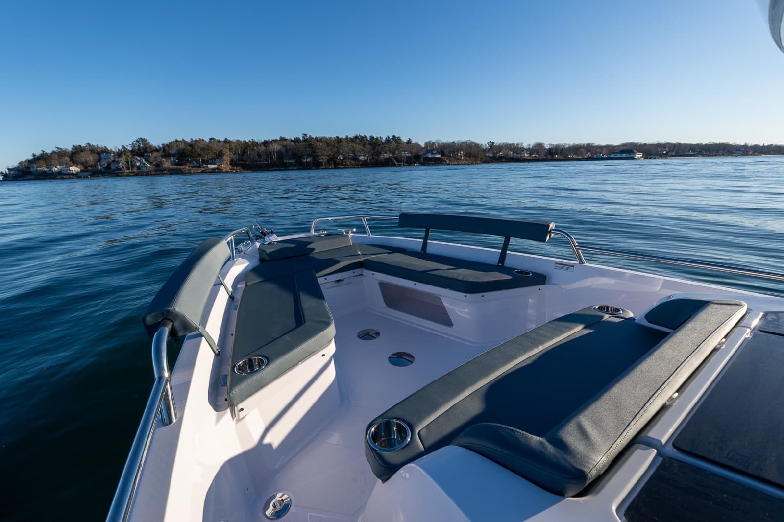 2026 Axopar Cross Cabin - Photo 10