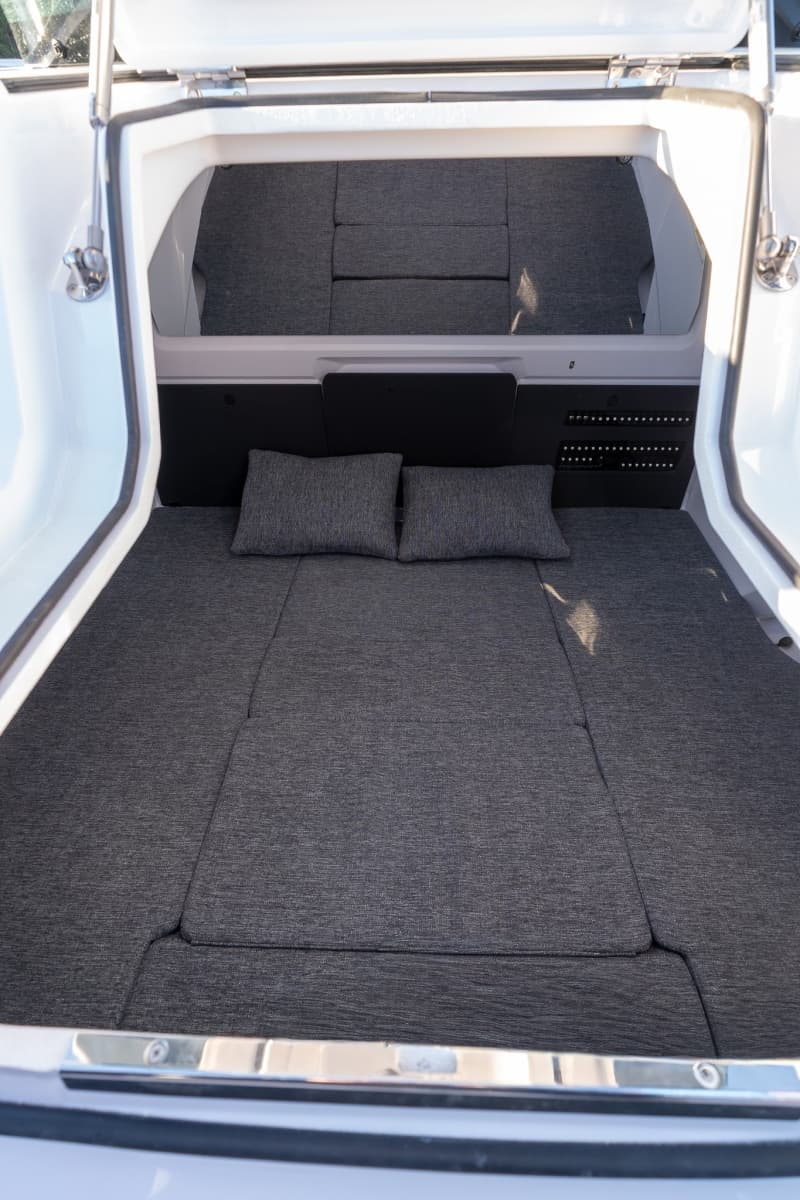 2026 Axopar Cross Cabin - Photo 37
