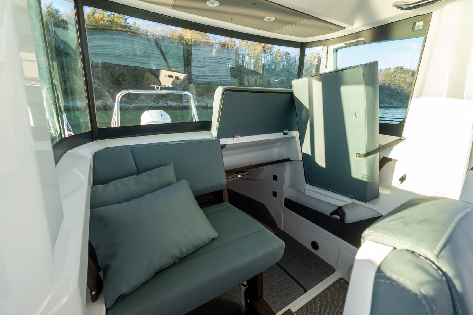2026 Axopar Cross Cabin - Photo 27