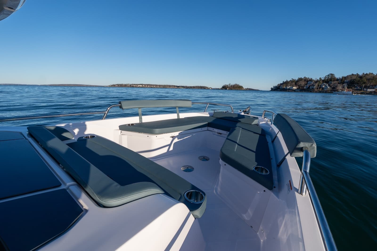 2026 Axopar Cross Cabin - Photo 11