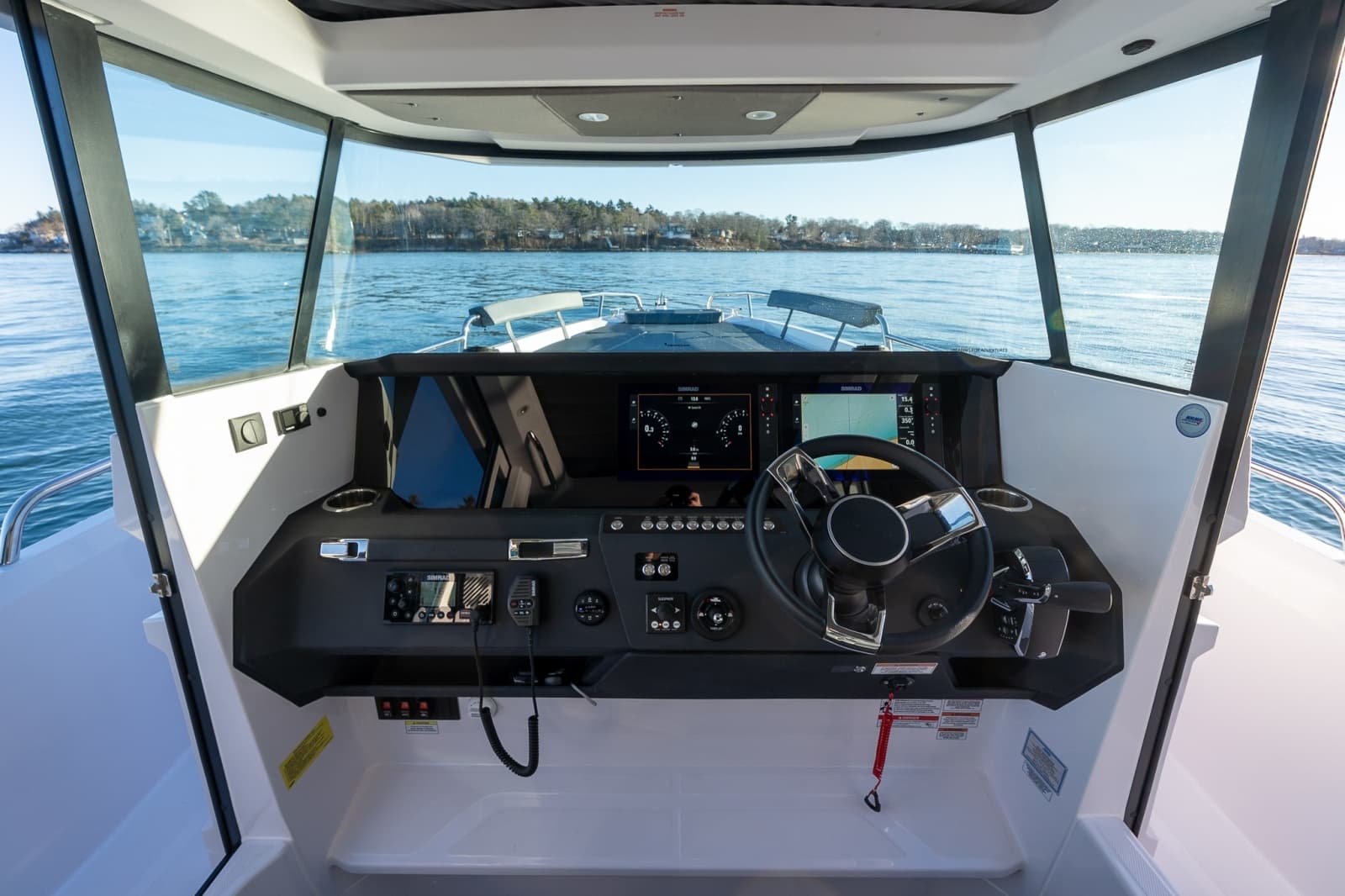 2026 Axopar Cross Cabin - Photo 16