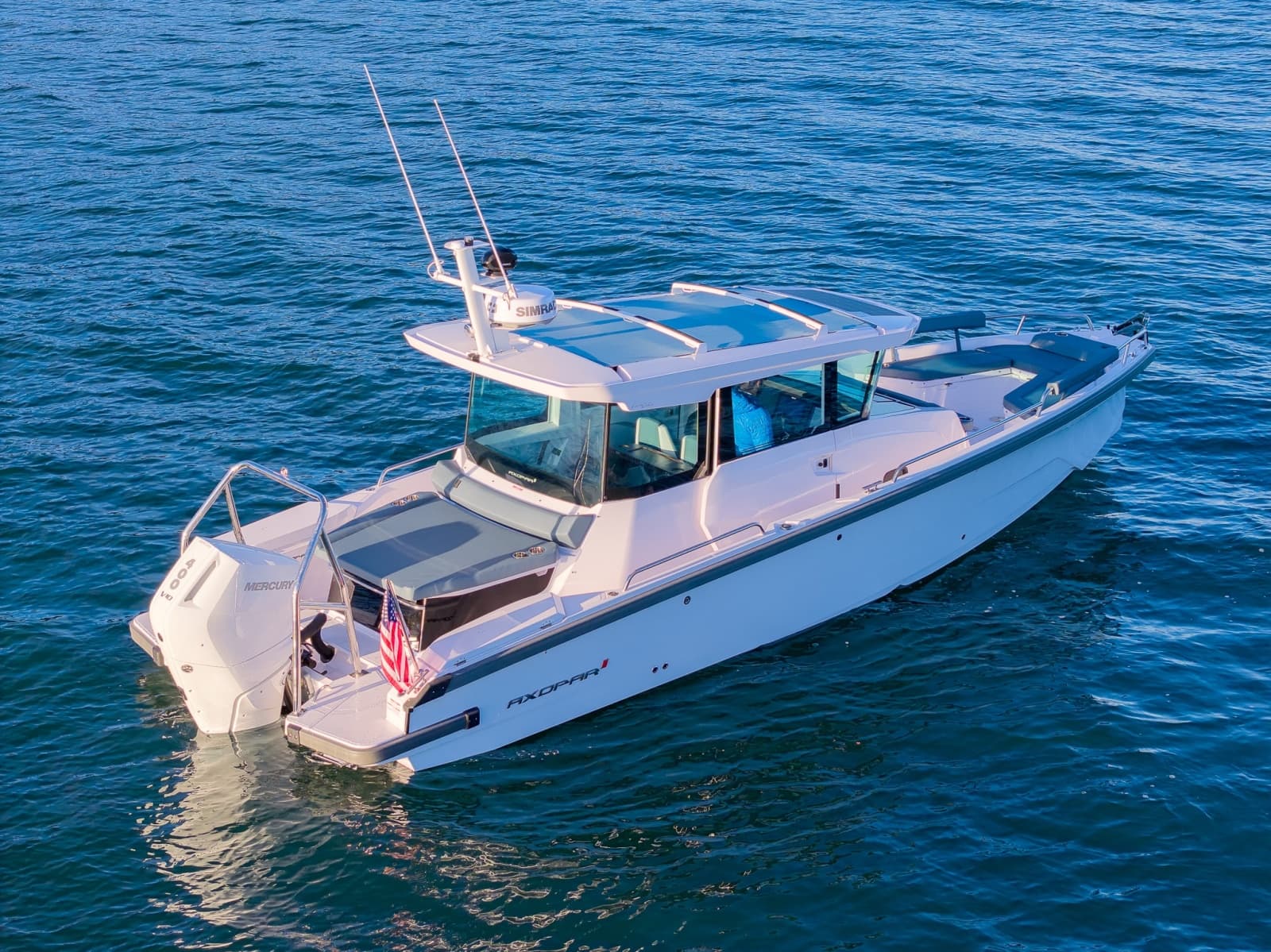 2026 Axopar Cross Cabin - Photo 4