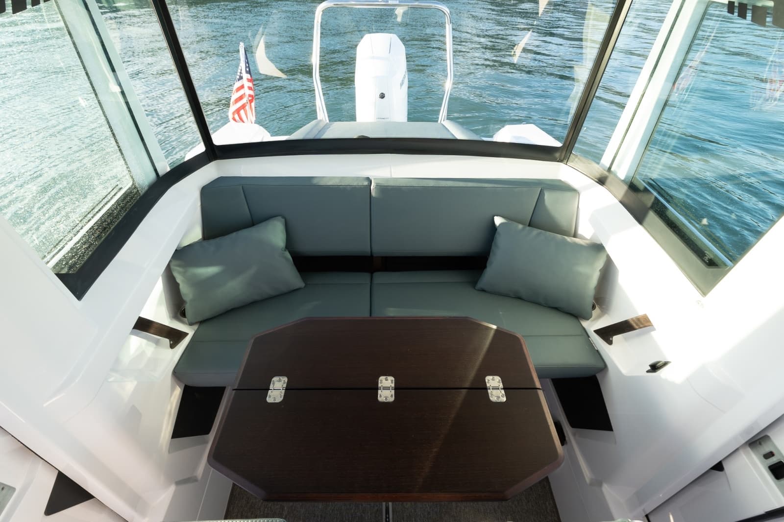 2026 Axopar Cross Cabin - Photo 29