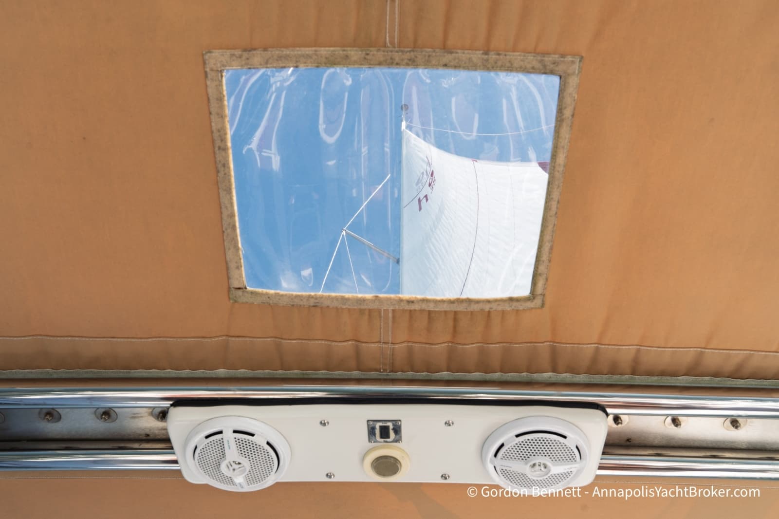 2005 Hunter 38 - Photo 32