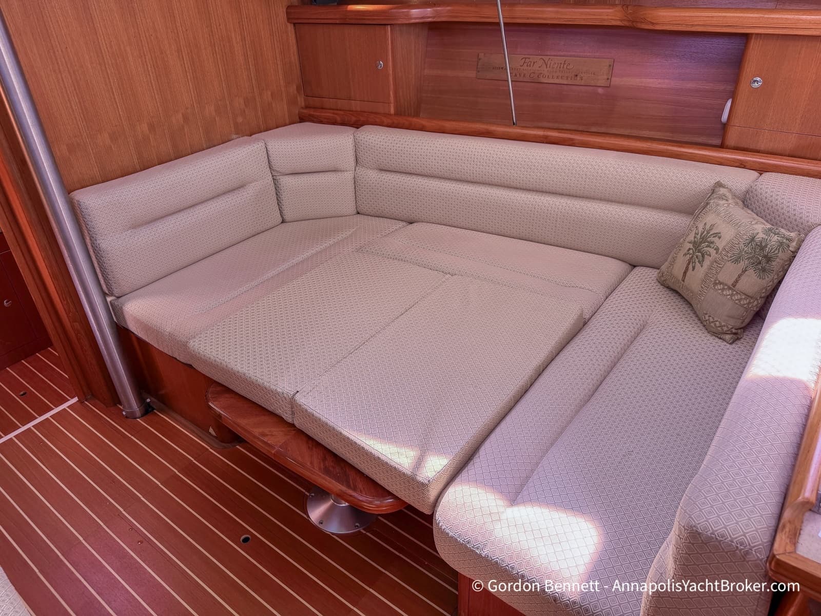 2005 Hunter 38 - Photo 63