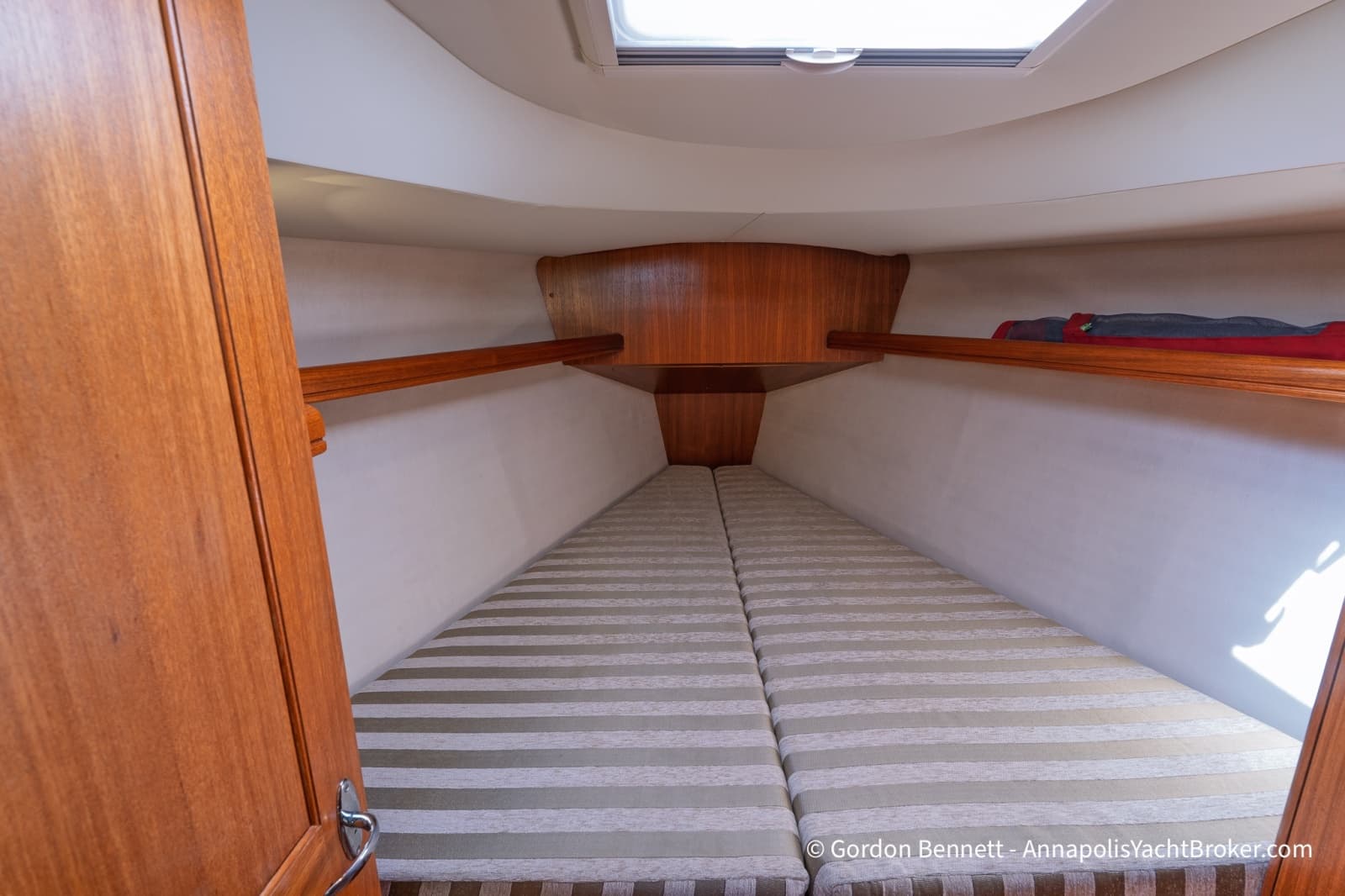 2005 Hunter 38 - Photo 48