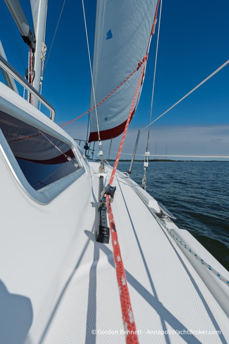 2005 Hunter 38 - Photo 21