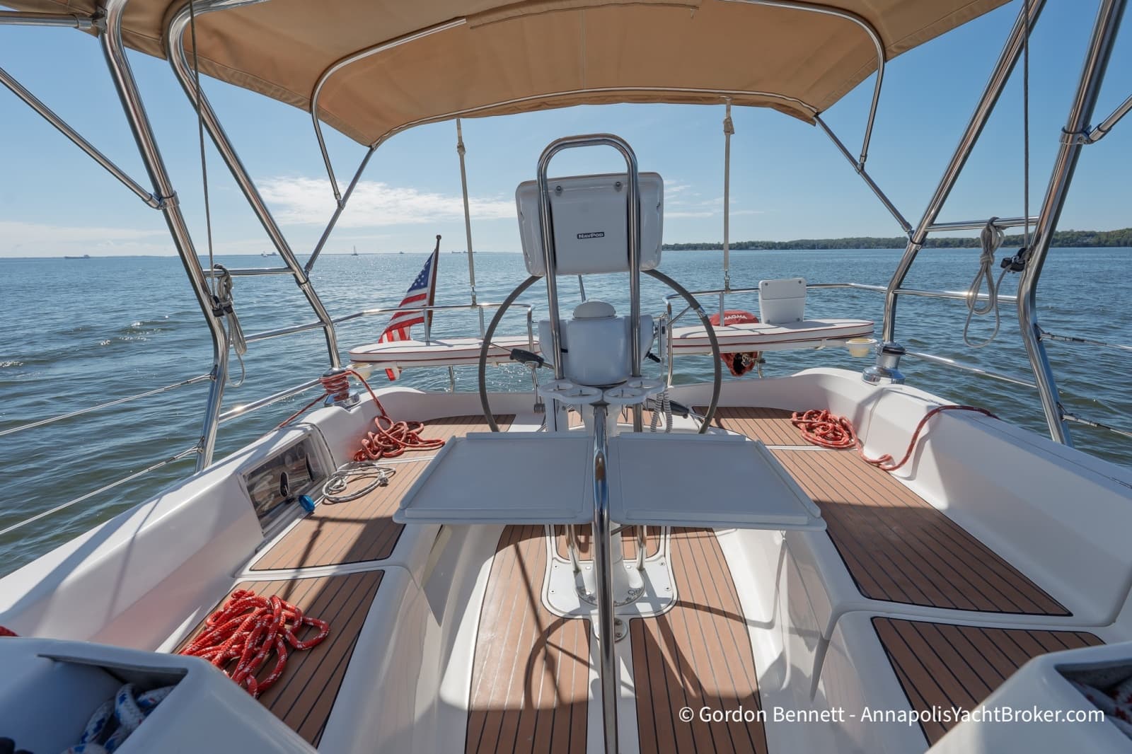 2005 Hunter 38 - Photo 30