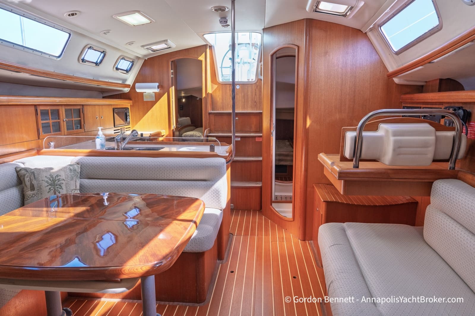 2005 Hunter 38 - Photo 50