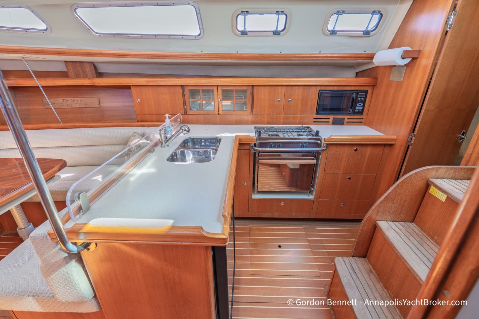 2005 Hunter 38 - Photo 36