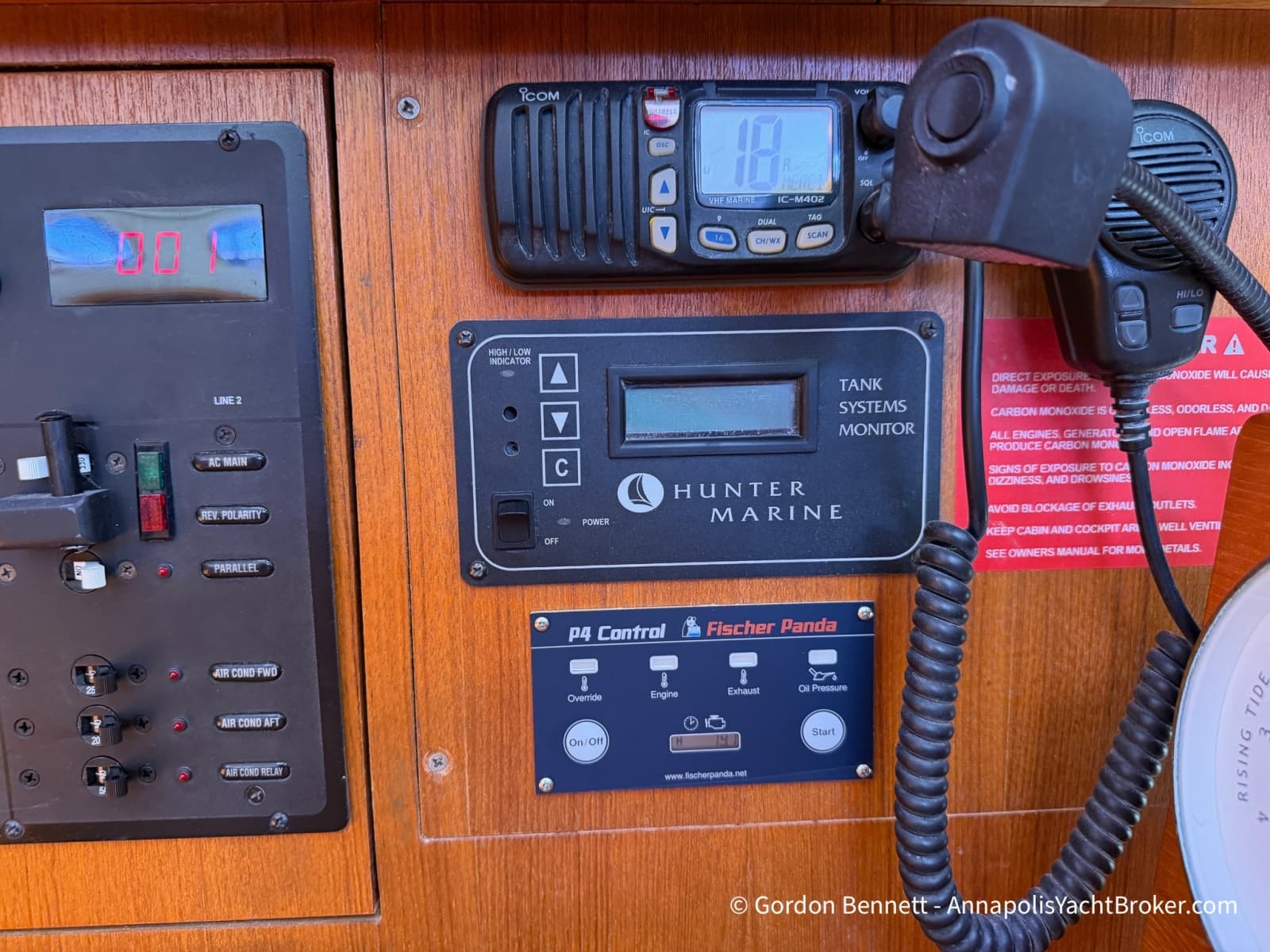 2005 Hunter 38 - Photo 58