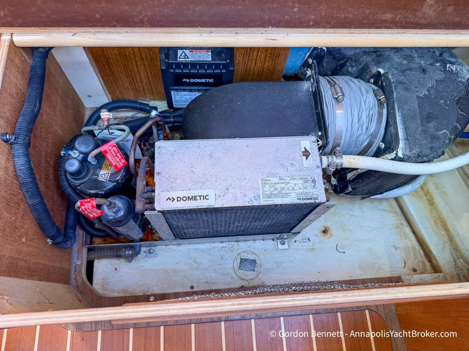 2005 Hunter 38 - Photo 66