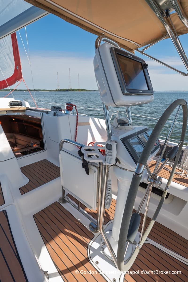 2005 Hunter 38 - Photo 29