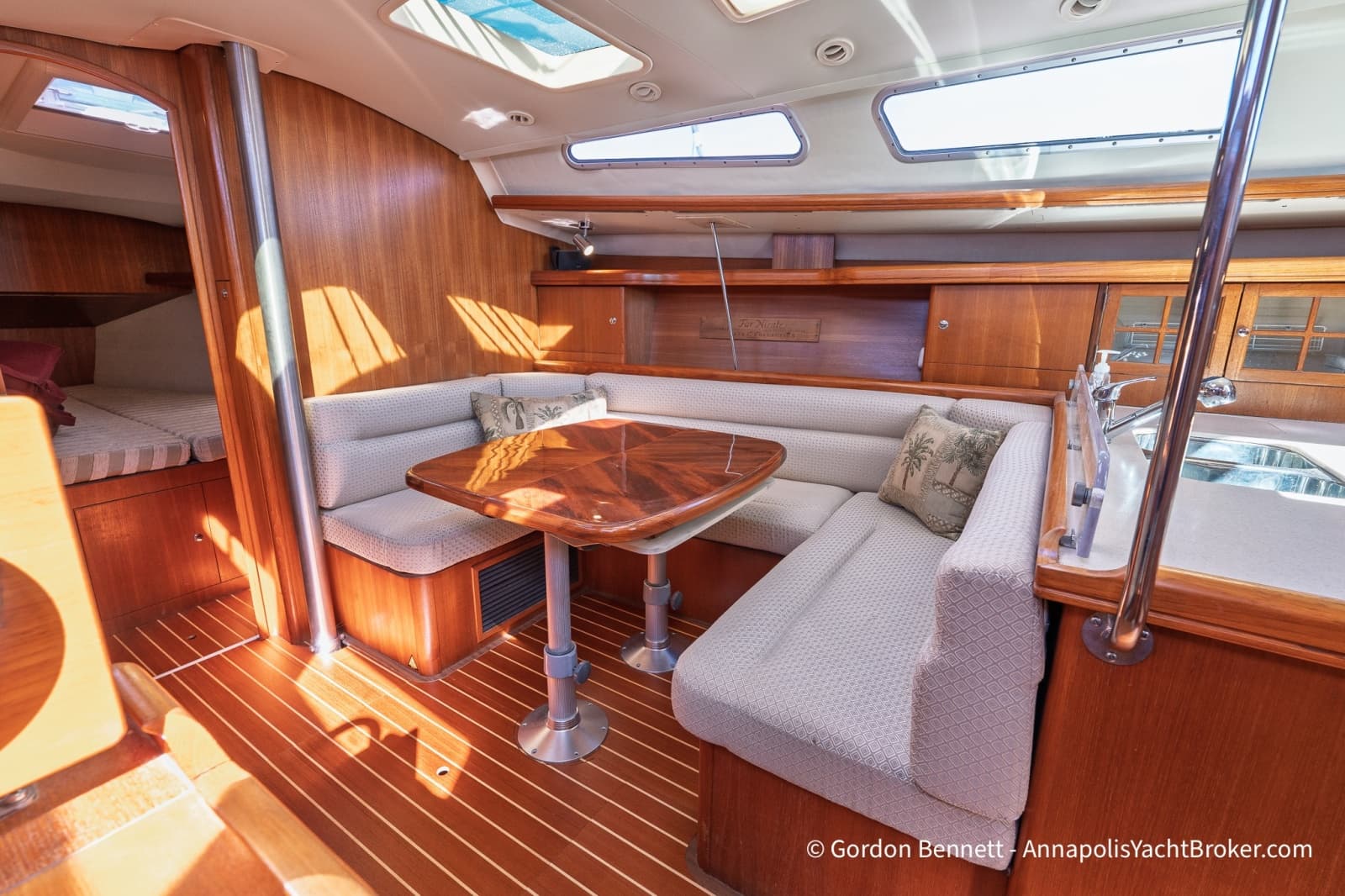 2005 Hunter 38 - Photo 41