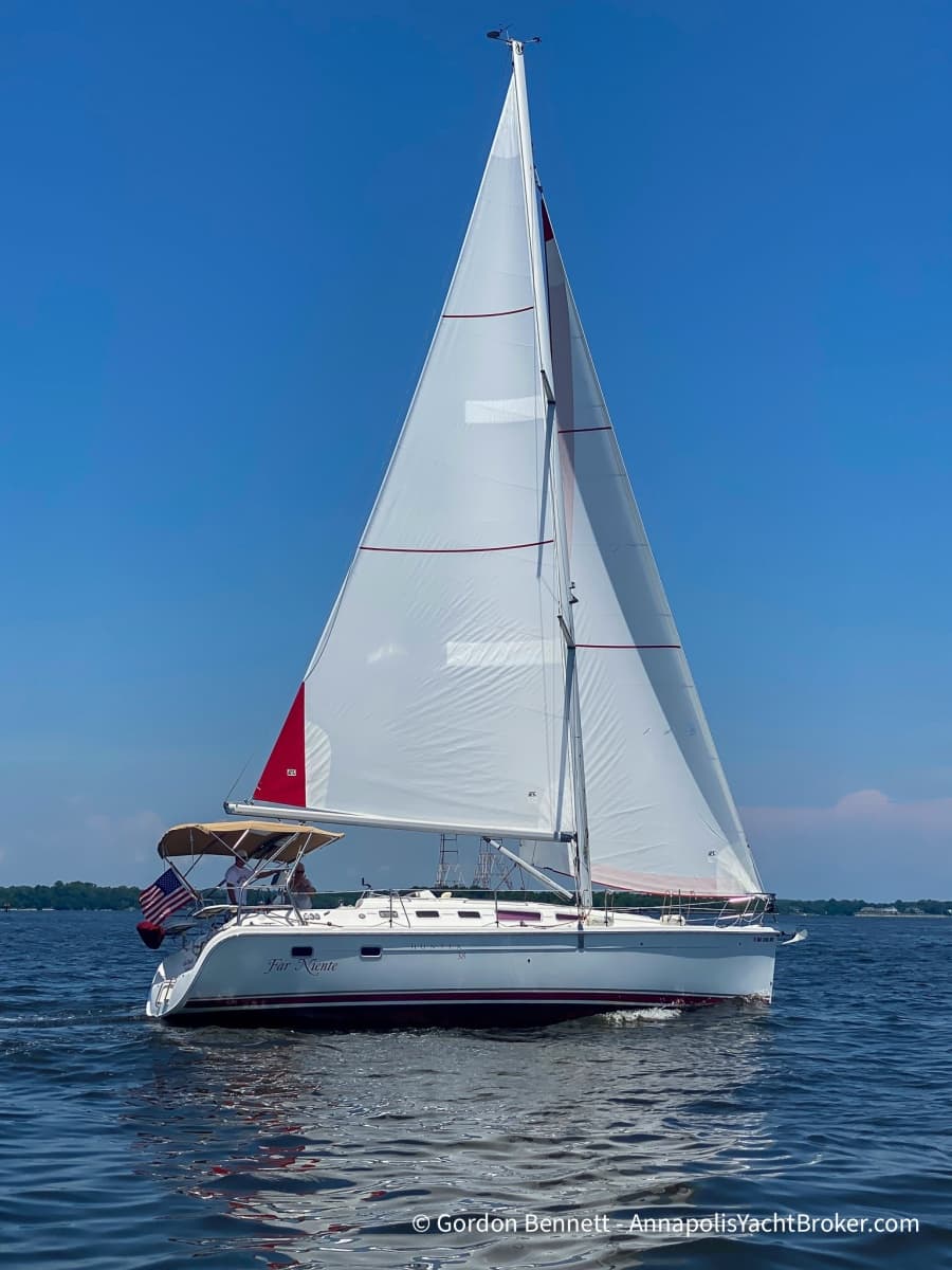 2005 Hunter 38 - Photo 74