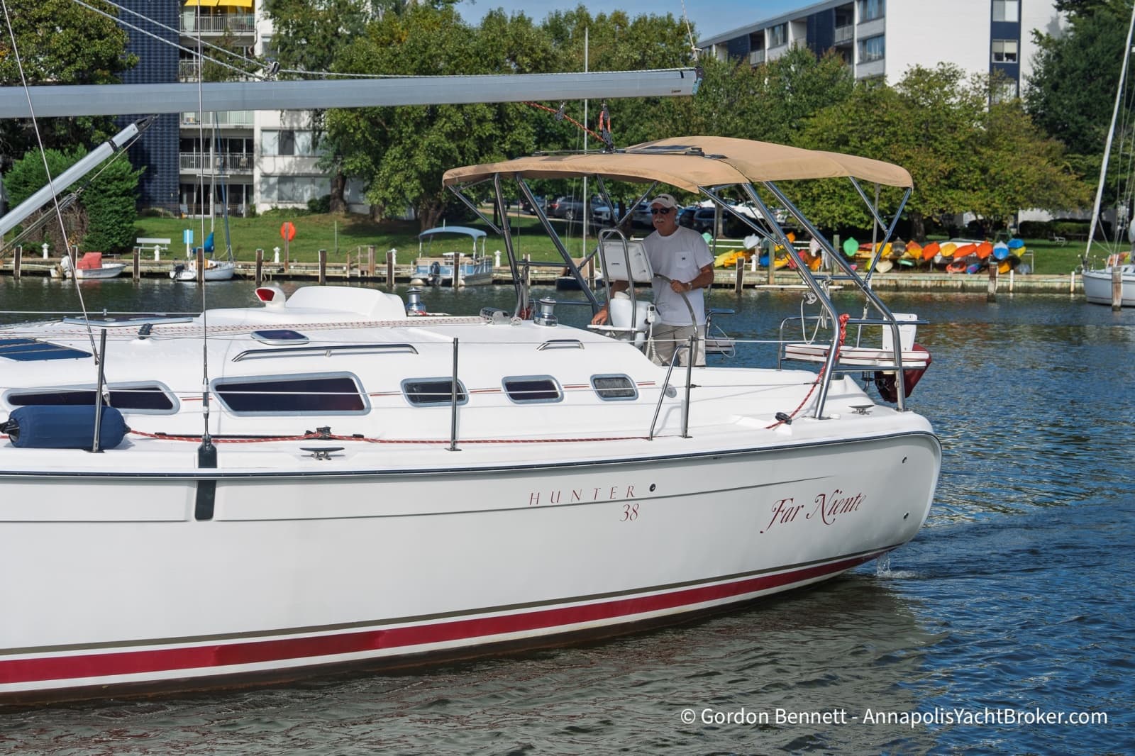 2005 Hunter 38 - Photo 3