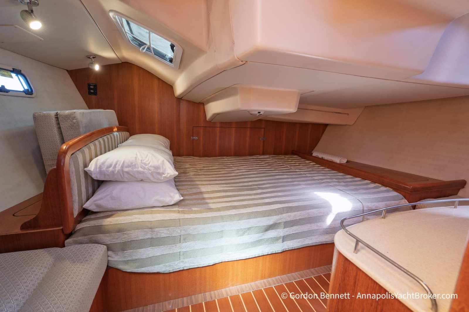 2005 Hunter 38 - Photo 53