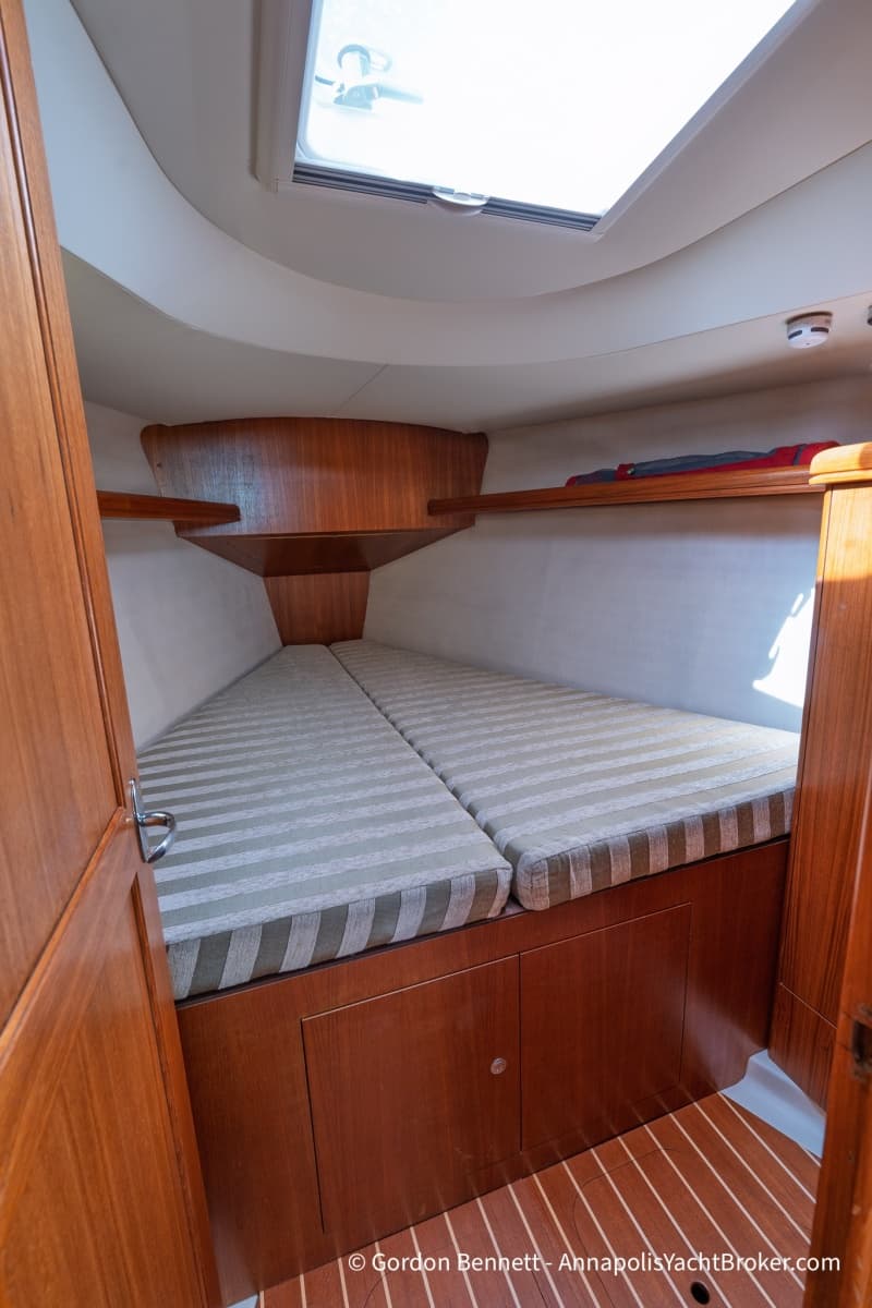 2005 Hunter 38 - Photo 47