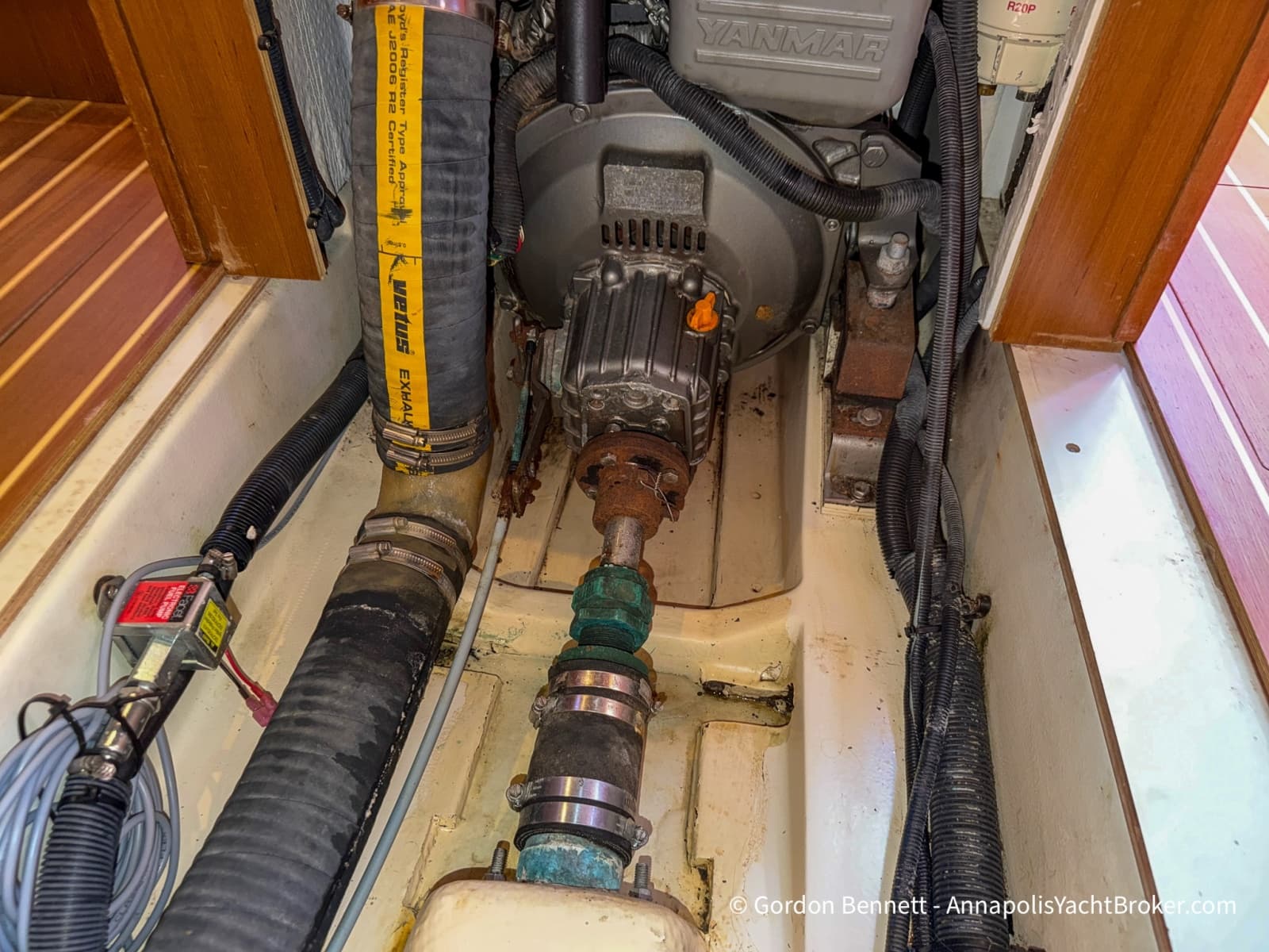 2005 Hunter 38 - Photo 69