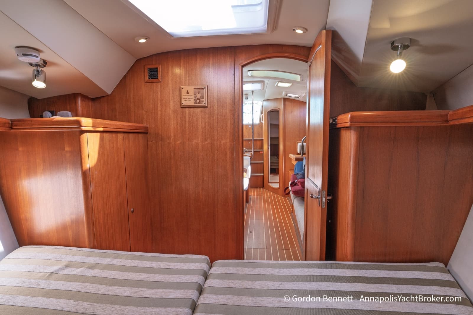 2005 Hunter 38 - Photo 49