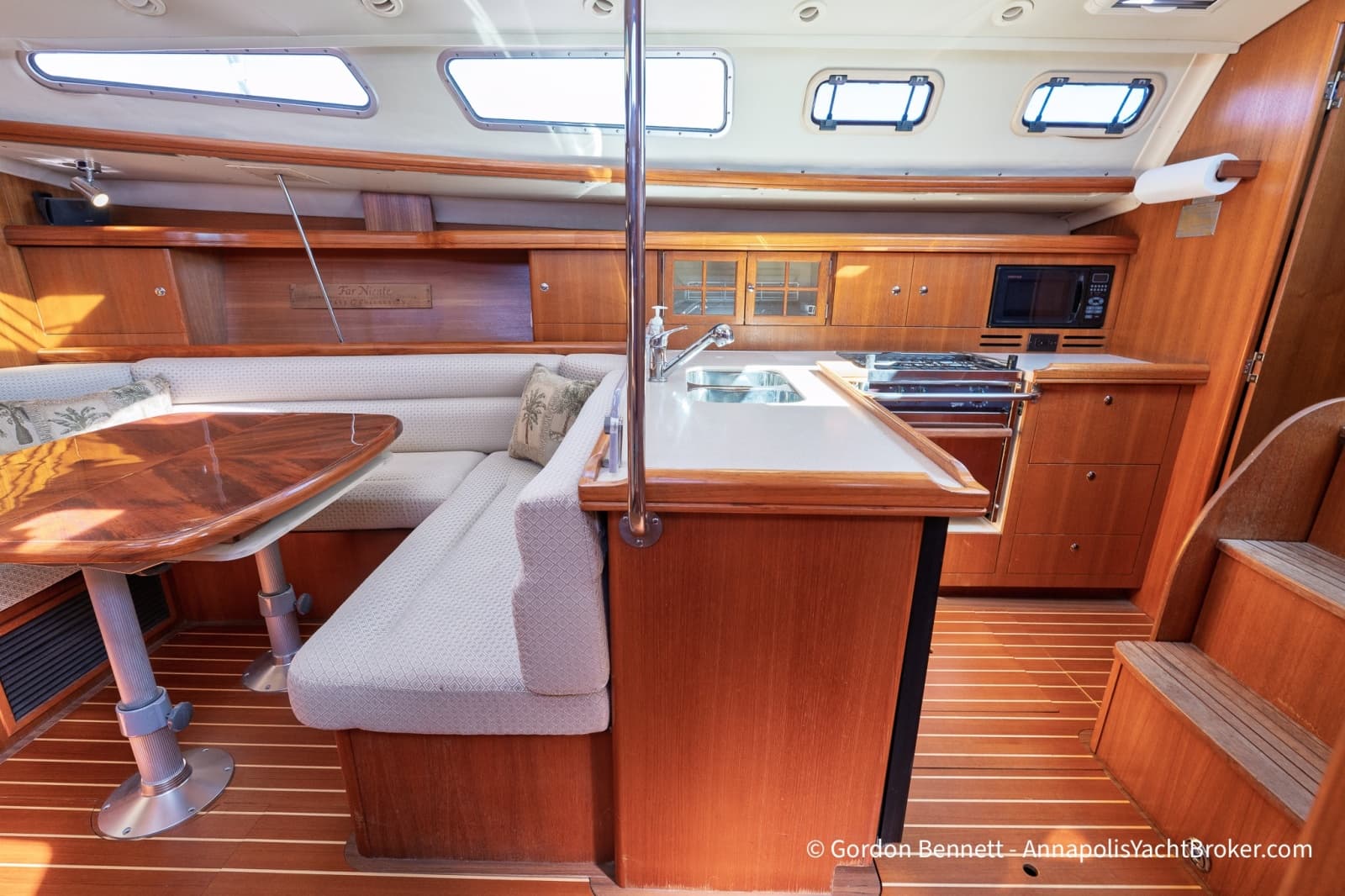 2005 Hunter 38 - Photo 42