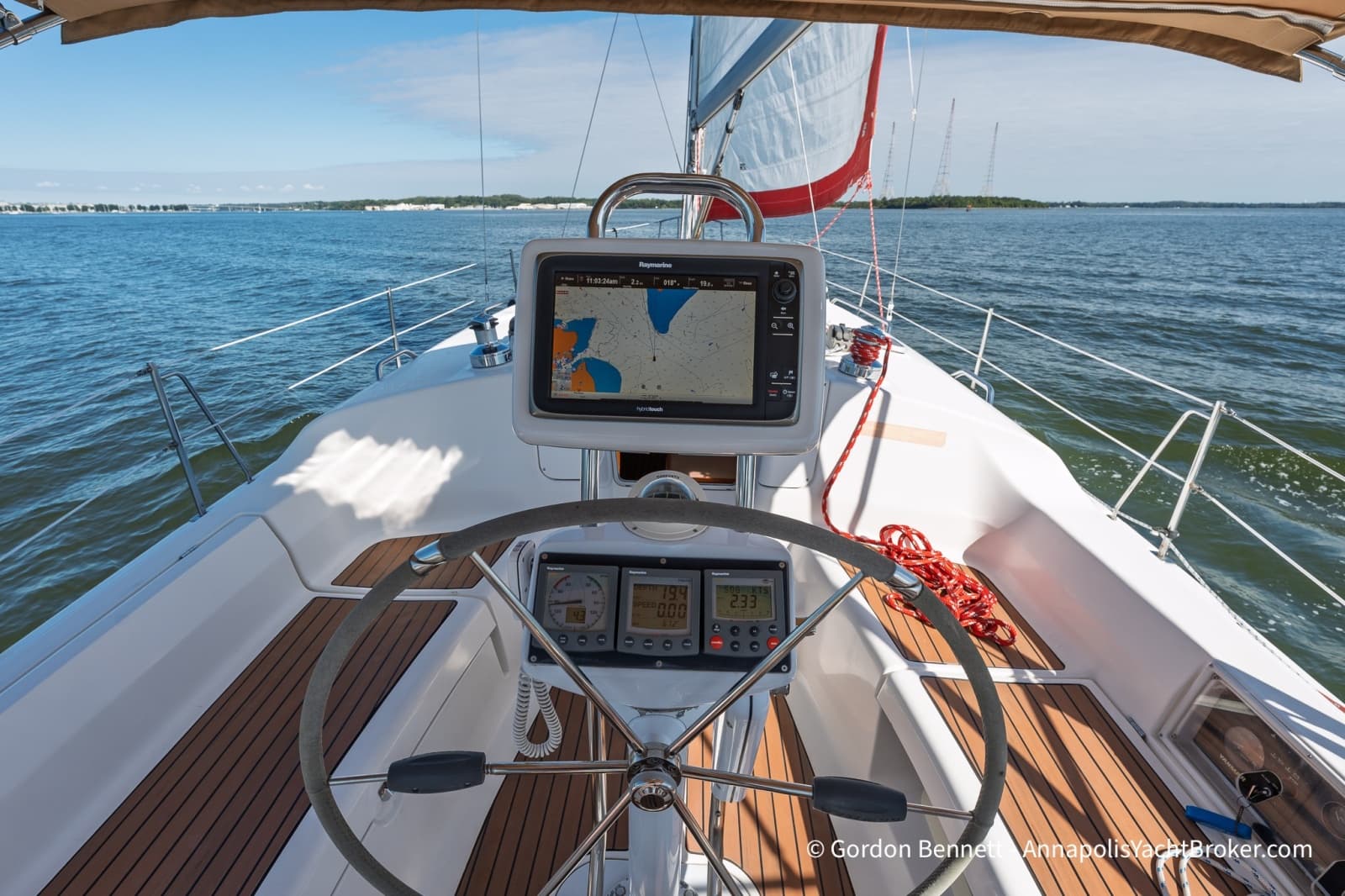 2005 Hunter 38 - Photo 28