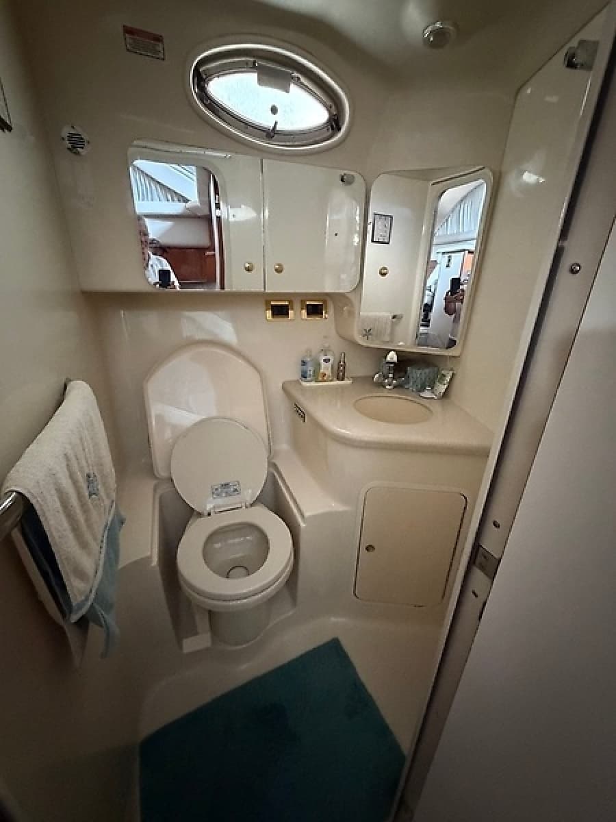 2000 Sea Ray 380 Aft Cabin - Photo 5