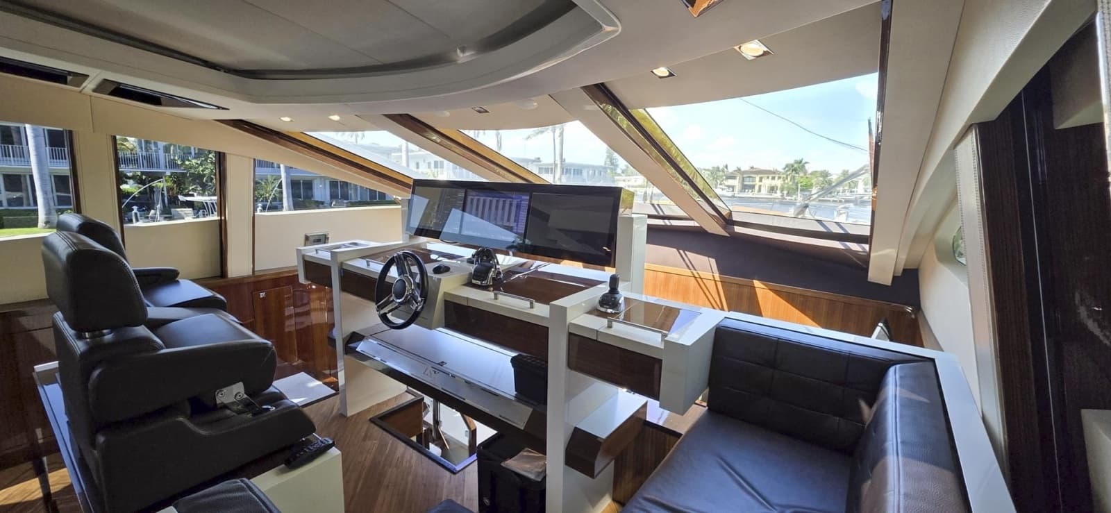 2012 Lazzara Yachts LSX 92 - Photo 6