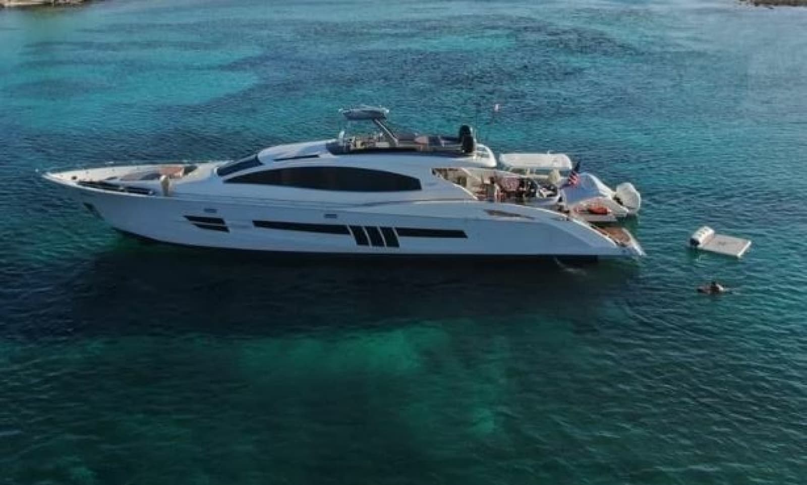 2012 Lazzara Yachts LSX 92 - Photo 21
