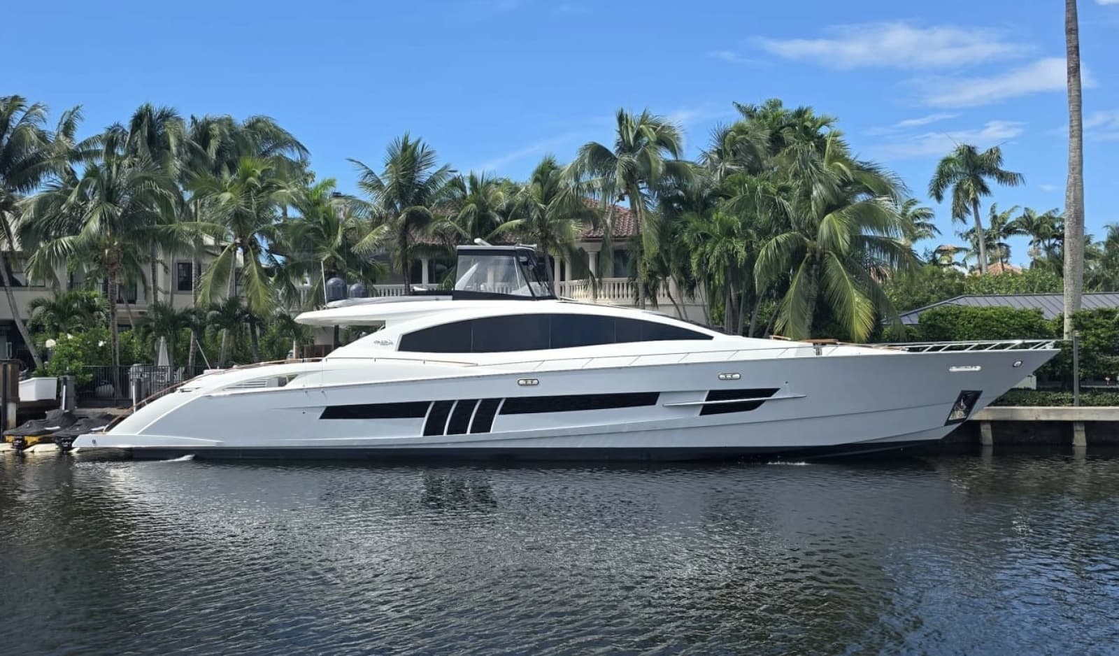 2012 Lazzara Yachts  - Photo 1