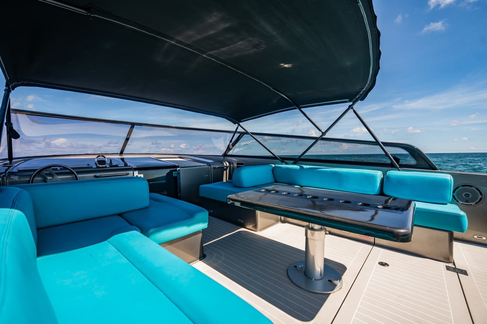 2015 VanDutch 55 - Photo 28
