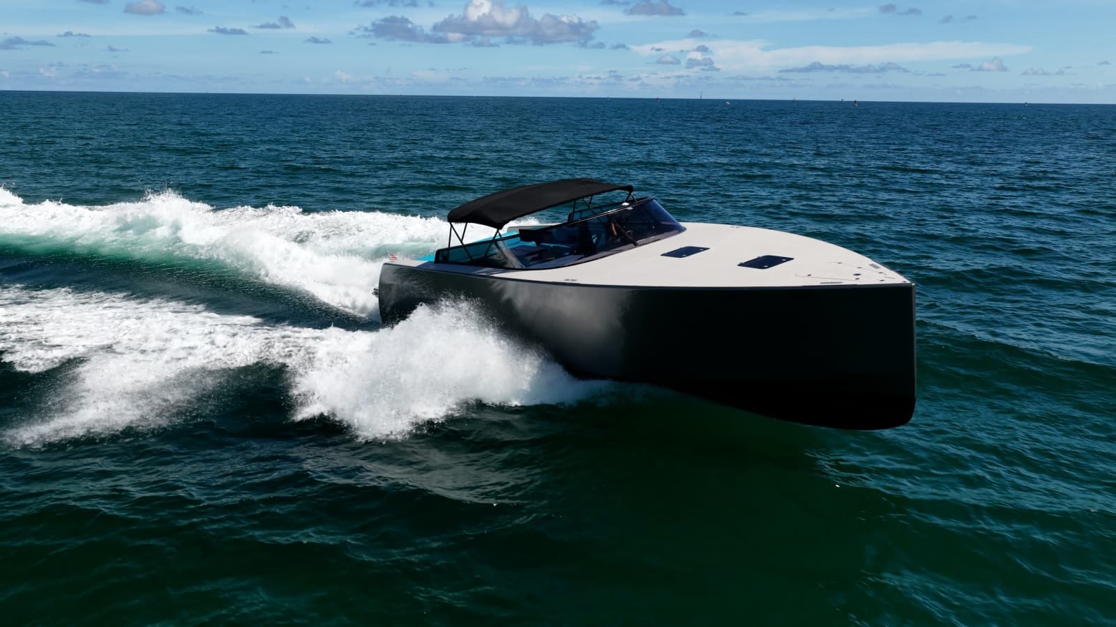 2015 VanDutch 55 - Photo 33